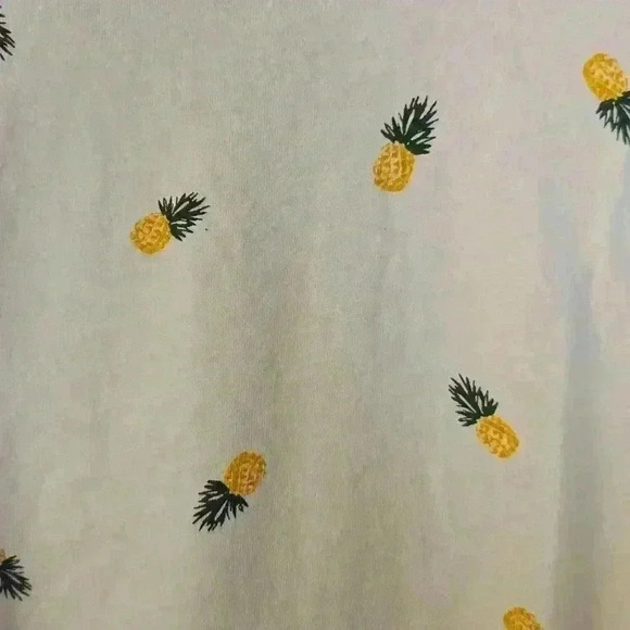 Pineapple Printed Tee - Picture 4 of 5